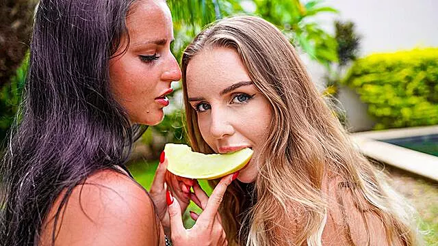 Masturbacion Con Los Dedos, Tetonas, Lesbianas Dedos En La Cuca, Lesbianas Tetonas, Lesbianas Hayri Pussy
