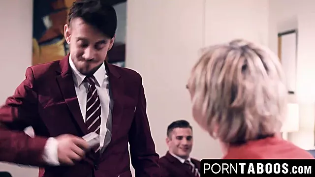 Riesenschwänze Gangbang, Blonde Möpse, Penis An Vagina, Hart Doggystyle, Fotze Im Gesicht