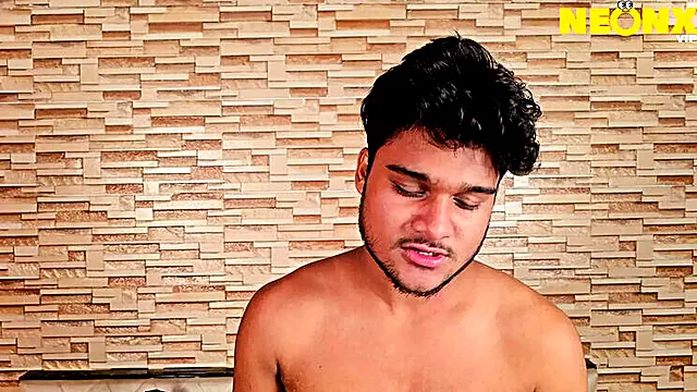 Hot Desi Malkin Seduces Teen Servant - Hardcore Saree Sex & Big Boobs