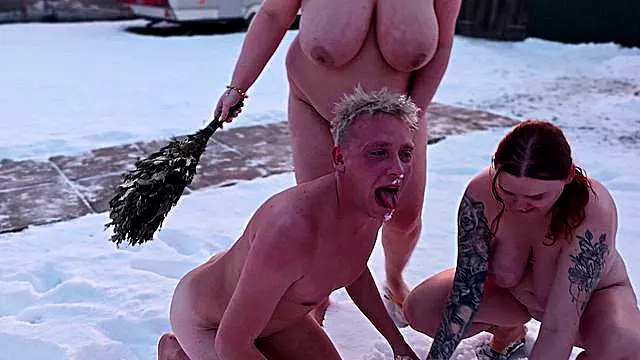 Amaterské Lizani Zadku, Amater Femdom, Busty Dámy, Cucold Piss, Femdom Chcaní, Prso V Zadku