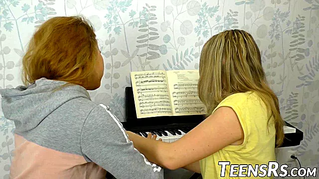 Modelky Teens, Lesby Maji Uměli Penis, Mladí Dildo, Pravnicky Lesby, Mlade Lesbicky, Stare A Mlade Lesbi