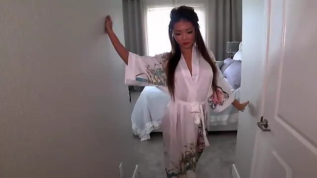 Ayumi Anime Japanese girl/ Geisha's secret mischief