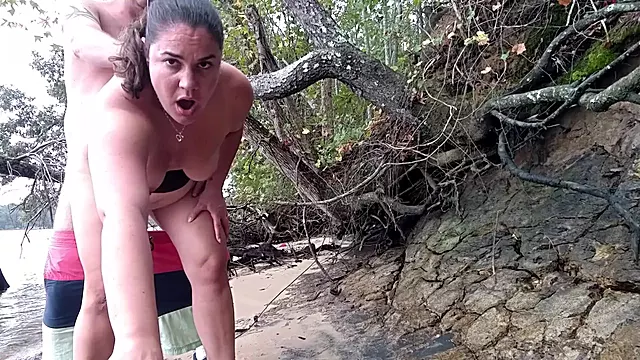 Outdoor Quickie: Blowjob and Fuck by Water
