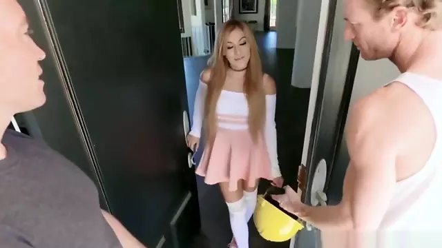 Vystriky Na Kozy, Průnik Anal, Výstřik Na Kozy, Malá Prsa, Malé Prsa Trojka, Tvrdá Trojka, Vystriky Anal