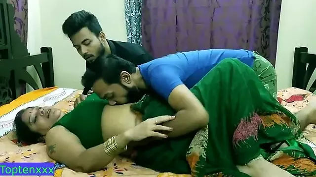 Indian hot Milf aunty fucking with two brother !! Nokrani se love with dirty audio