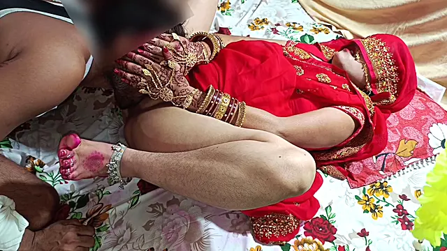 Suhagraat Indian New Married Cauple First Night Fucking Clear Dirty Talk