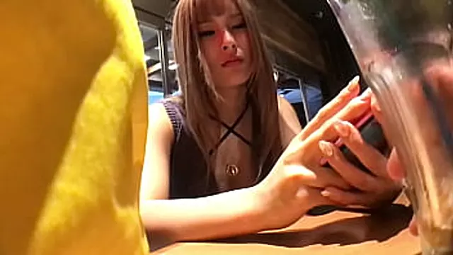 Azija Amateri, Aziske, Mlade Azijke, Sisate Mlade, Mladi Japanci, Oklugle Grudi, Seksi Donje Rublje