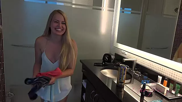 Blond Creampie, Ung Blondine, Bryster Blondine, Sperm Mellem Bryster, Små Bryster, Unge Patter