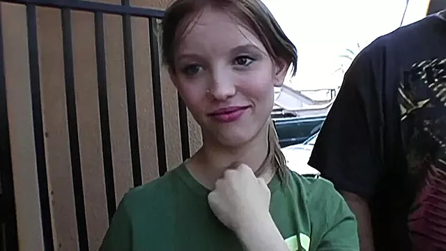 Große Brüste Amateur, Jung Amateur, Hausgemacht Grosse Titten, Streplessdildo Hardcore, Hart Grosse Titten