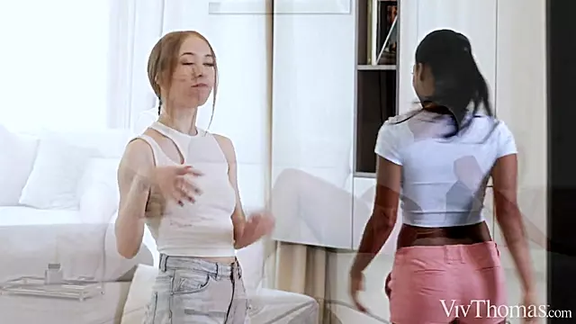 สาวตีฉิ่ง