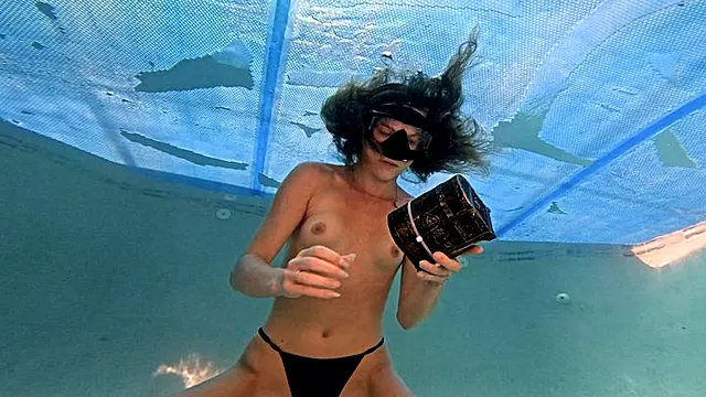 Trapping Agent Nathalia Underwater