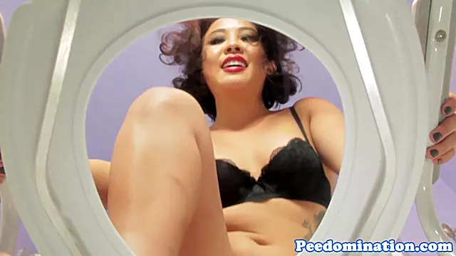 Asianbabe, Aziatisch Pissing, Bdsm Wc, Femdom Vernedering, Pis Vernedering, Toilet Vernedering