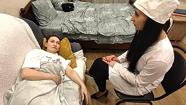 Slada Doktorka, Doktor, Fetis Na Stopalu, Stopala, Lizanje Stopala, Stare Foot Fetish