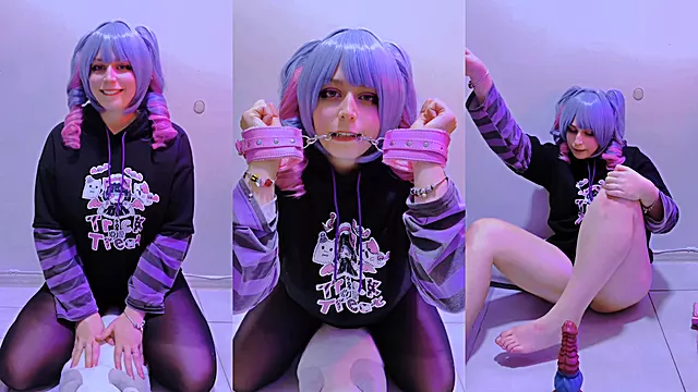 Cosplay Miku Hatsune rabbit hole open pussy