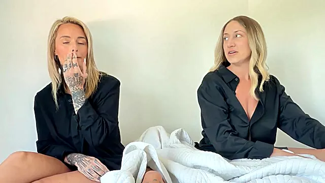 Sperma Auf Titten Amateur, Blonde Big Tits Lesben, Sperma Auf Muschi, Behaarte Amateur Dreier