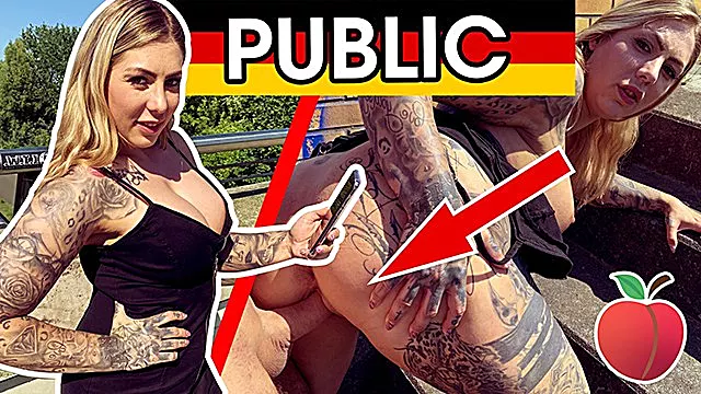 Große Tittenfick, Big Tits Unschuldig, Grosse Brüste Öffentlich, Blonde Blasen, Blond Tattoo