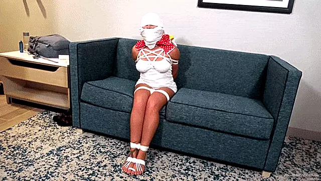 Zoey Ziptie - Trying Gags