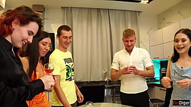 Koureni A Vystrik, Vystriky Do Pusy, Kolej, Rychly, Jezdeni, Ukazuje, Gangbang Tvrdy, Velký Výstřik