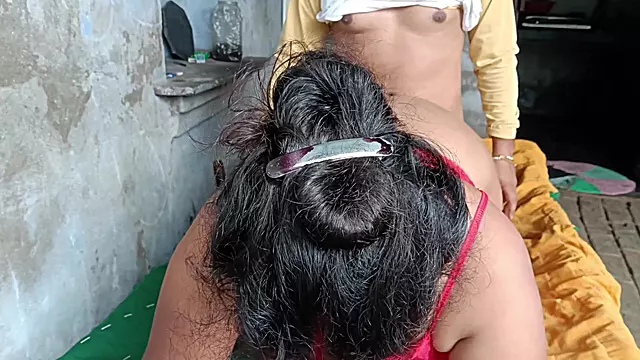 Indian Desi Muslim Stepmom Fucked Doggystyle by Young Amateur Stepson, Full Hindi Audio POV Porn