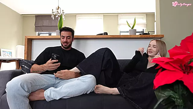 دوست, جق زدن, دهنی بور, دوست بلوند, ساک زدن عمیق حلق, فیلم دیدن با دوستان, ممه دوشی, عاشق, خواهش کردن