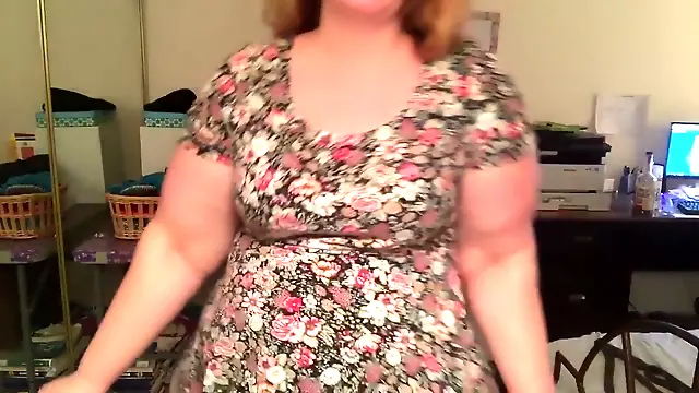 Dancing and moving my curvy body!