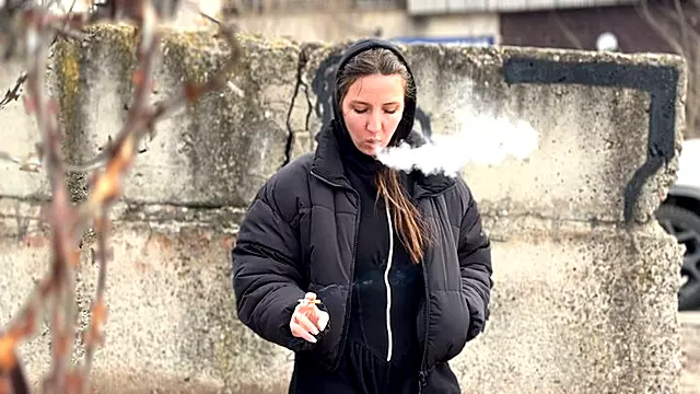 Mots Crus, Dominante Féminine, Domination Feminine, Domnation Smoking, Videos Domination Cracher Porno