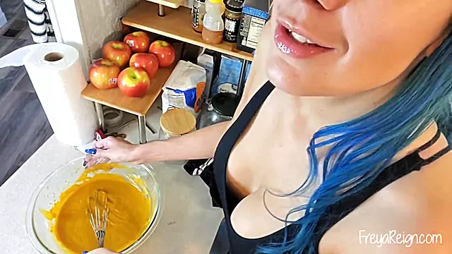 Amateur Frau, Amateure Im Urlaub, Große Tittenfick, Brunette Großer Busen, Titten, Frau Solo