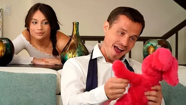 Vagins Et Culs Dechires, Jeune Cul, Jeune Babysitter, Au Travail, Elle Se Fait Lecher La Chatte