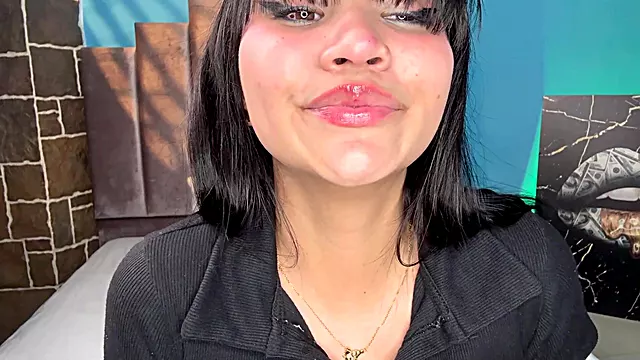 I Put Gloss on My Lips