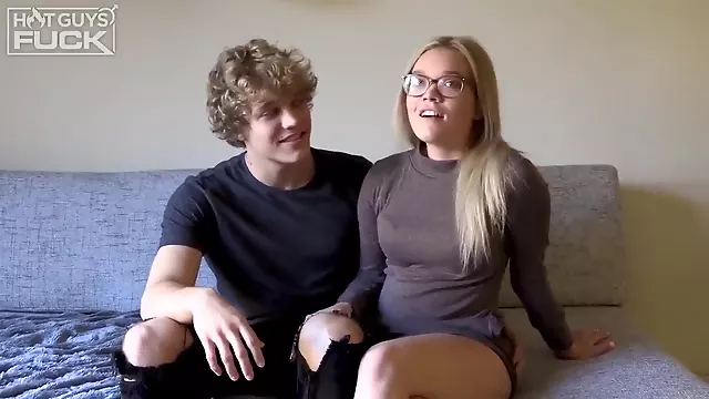 Plavuša I Brineta, Amateur Brinete, Plavuse Amateri, Kasting Amateri, Casting Blonde Sad