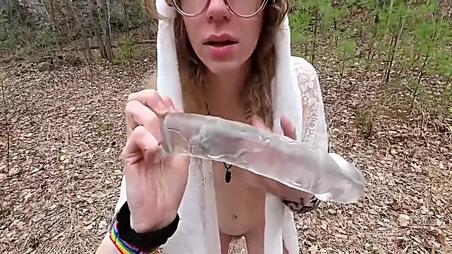 Amateur Mit Big Dildo, Amateure Outdoor, Teen Mit Dildo, Teen, Natur, Harter Fick, Teen Spielzeug