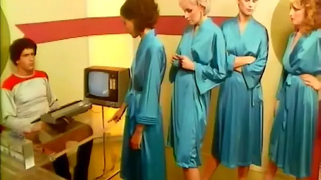 Vintage Francese, Vintage Peloso, Classico, Prima Volta Pelosa, Francesi Pelose, Gruppo Pelosa