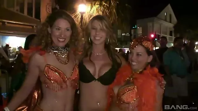 Tettone, Bionde Nude, Bionda Outdoor, Striptease Bionda, Morettina Gruppo, Mora Striptease, Tette Nude