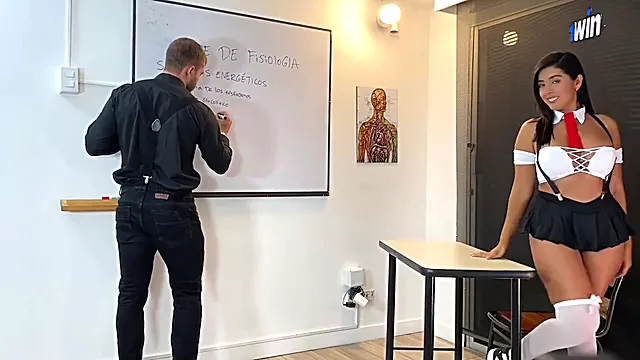 اماتور لیسیدن کص, دهنی اماتور, لاتین اماتور, دانشگاه, کالج با معلم, معلم زن, سکس پیرزن, سکس خشن18