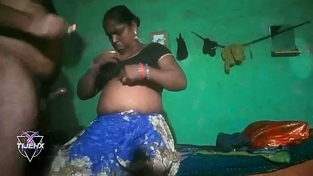 Big Ass Neighborhood Aunty Fucked & Pussy Licked