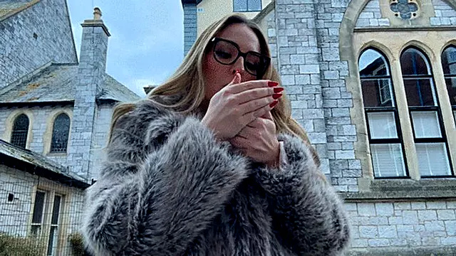 Fuma Sigaretta, Femdom Pubblico, Fetish Smokinf, Smoking, Magre Vecchie, Moltoanziane Fumatrici
