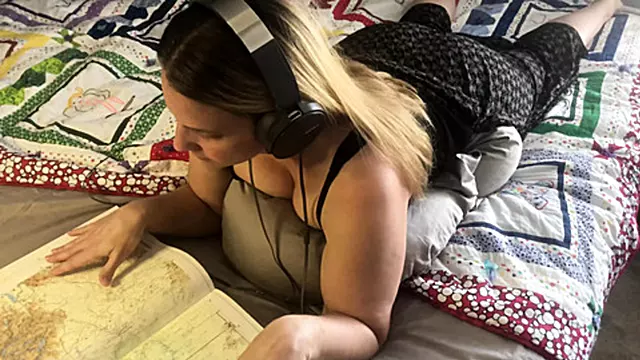 Dubur, Bontot, Big Video Porn, Diri, Skodeng, Sexy Stail, Atuk Melayu, Kira Read, Comel, Sambil Membaca