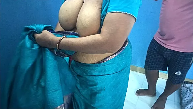 मोटी आंटी, देसी आंटी, पति के पीछे, देसी मोटी आन्टी, देसी Couple, देसी आउटडोर, पिता, आत्म ना, पुरानी