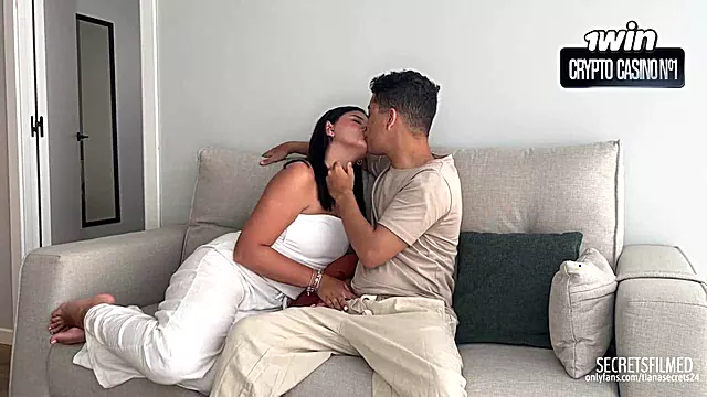 Zelfgemaakt Lief, Zelf Gemaakt Op Zijn Hondjes, Rimmen Ruw, Hard In Kut, Geilstel, Latina Billen