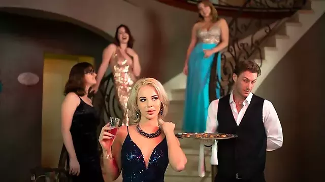 حمام جوان, دهنی بور, بلوند خشن, بلوند ساق بلند, بلوند تراشیده, جوان بلوند, خورد سال, جلق جوان, حالت سگی پستان بزرگ
