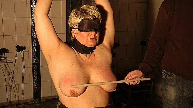 วัยรุ่น มือสมัครเล่น เยอรมัน, ตีตูด Bdsm, ผมบรอนด์, สาววัยมัธยม, ผมสั้น, รุ่นแม่สาวใหญ่, ป้า, นม