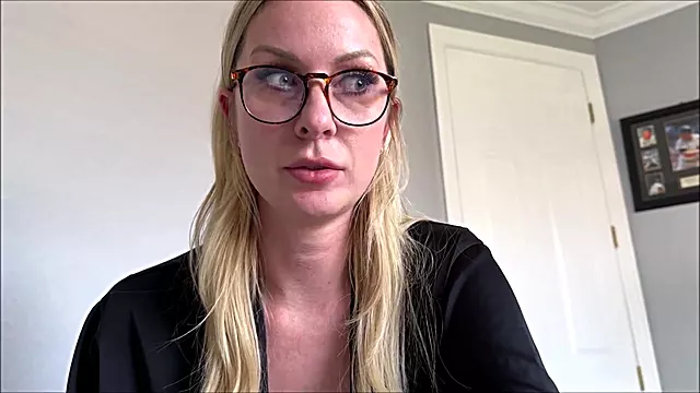 Girlfriend's Mom Teaches Sex - Mom Comes First - Alex Adams