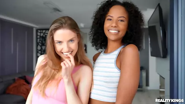 Amatrice Big Natural, Grosse Bite Noire, Plantureuse Embrasse, Gros Seins Bbc, Ébène Gag, Cheveux Noir