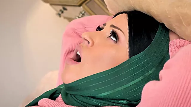 جیمز, جیگر زیبا