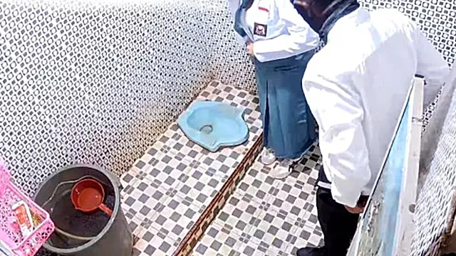 کون کردن به سبک سگی, ساك زدن زوج, زن و شوهر, خانگی زن و شوهر, ساک زدن, توالت, از پشت, سکس سگی خانگی