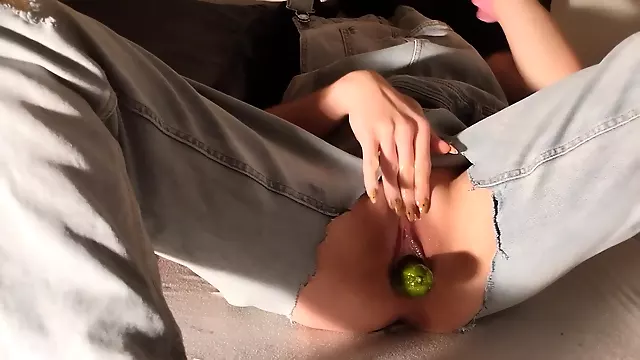 Horny Gardener And Her Vegetables