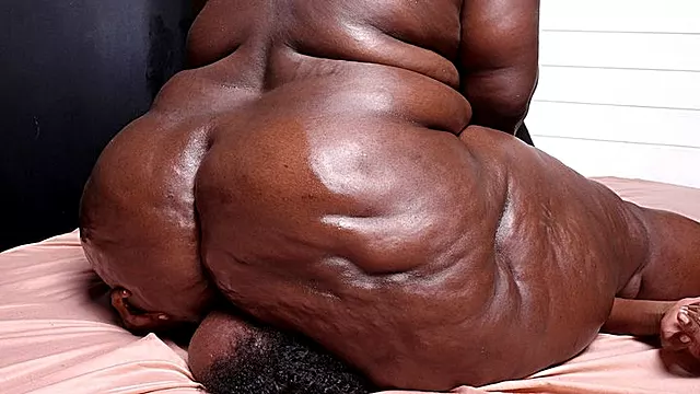 Marble s Facesitting Debut: Crushed under Giant Cellulite SSBBW Buttocks (She quit)