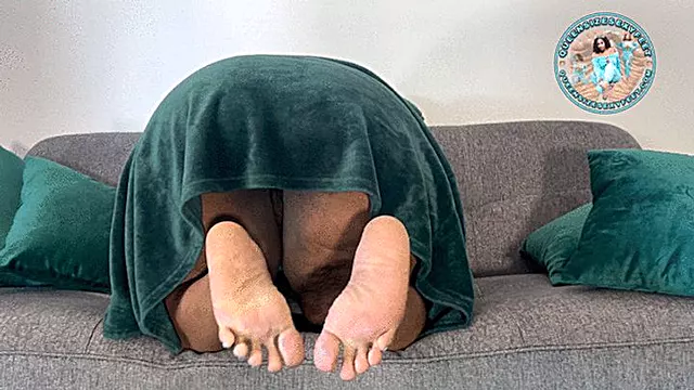 Big Step Mama s Loud Wet Fart Countdown - Queensizesexyfeet