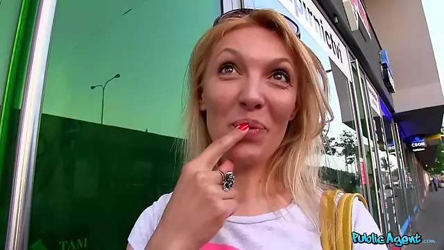 ساک زدن آماتور, بین نژادها اماتور, سبک سگی جیگر, دهنی بور, بلوند ساک زدن, پولی, پولی در فضای باز