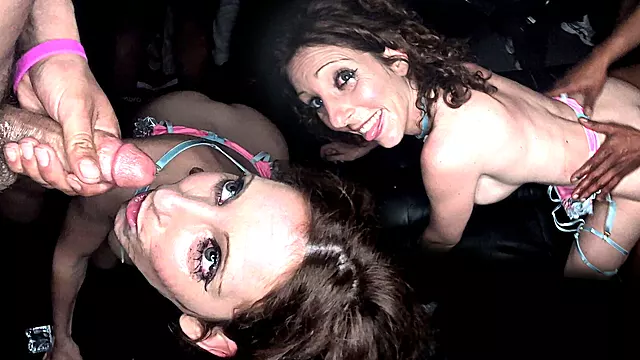 Pusenje Kurca Amateri, Svršavanje U Usta Amateri, Gang Bang Amateri, Mamare Sisate, Velike Sise Pusi Kurac